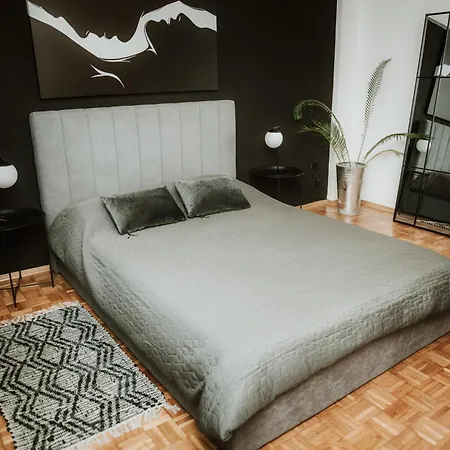 Apartment At 8th